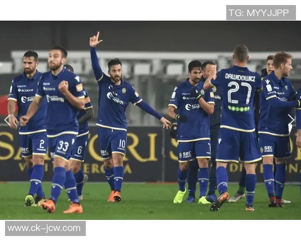 意甲焦点战：维罗纳对阵帕尔马，谁将笑到最后？