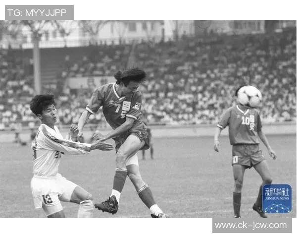 李泰锡左路传中,朱玟奎头球再下一城:足球场上的经典瞬间再现 李泰锡左路传中,朱玟奎头球再下一城:足球场上的经典瞬间再现